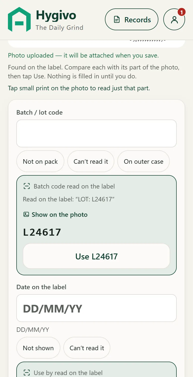 A delivery label being checked: the batch code L24617 is shown with the words read on the label and a Use button; the field stays empty until it is tapped.